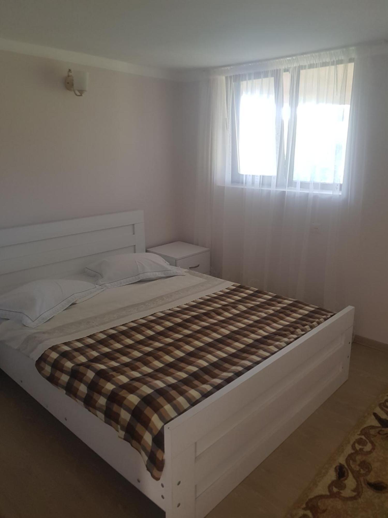 Hotel Shaumiani 库塔伊西 外观 照片